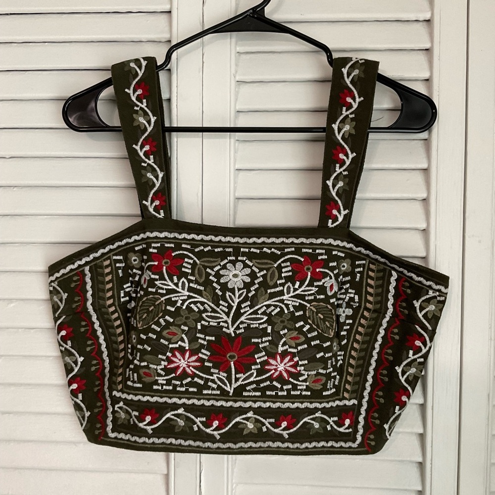 Alya Cotton Embroidery Floral Thick Strap Cropped Top with Zipper Size L